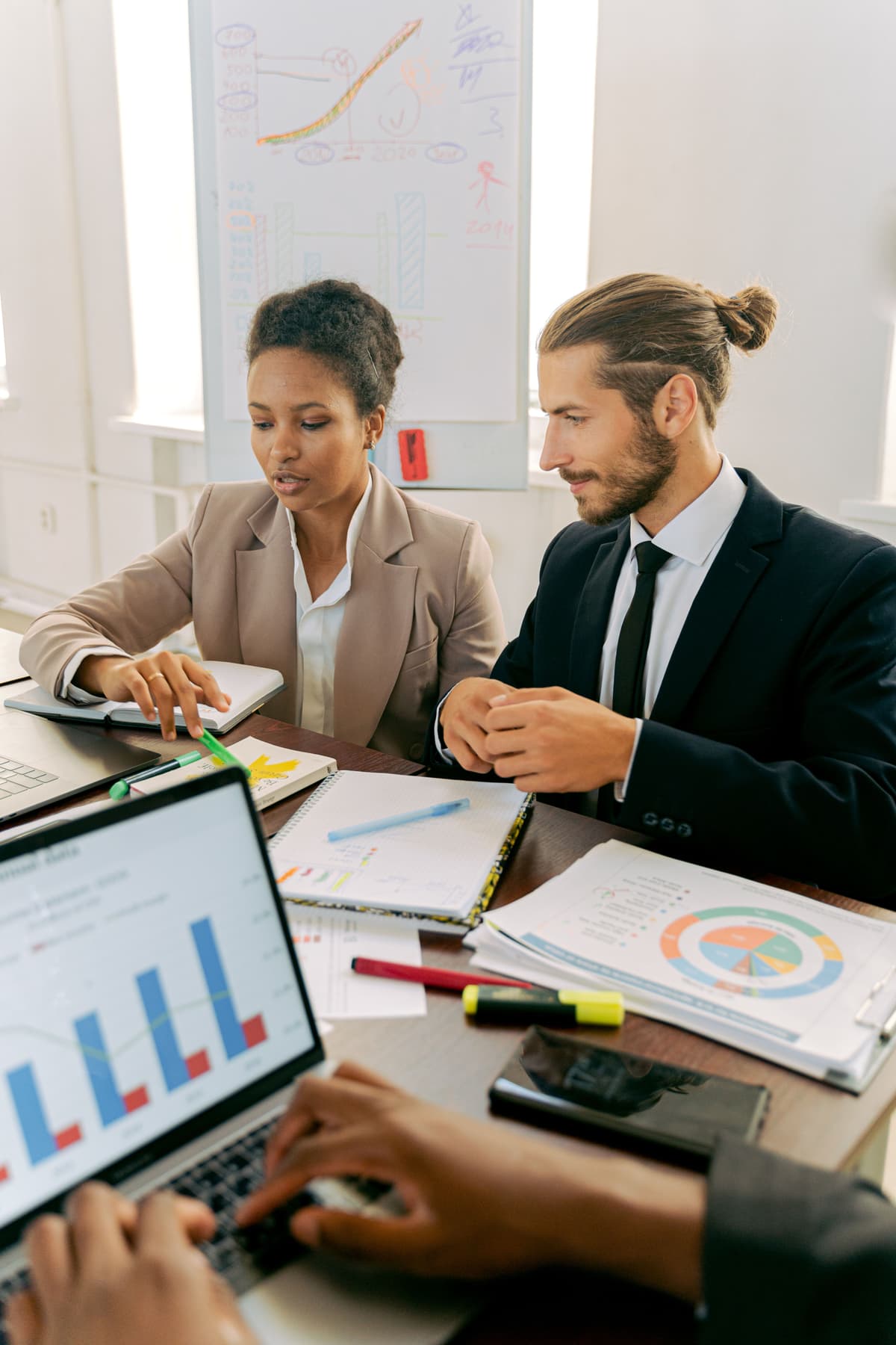 Team al lavoro in un ambiente professionale